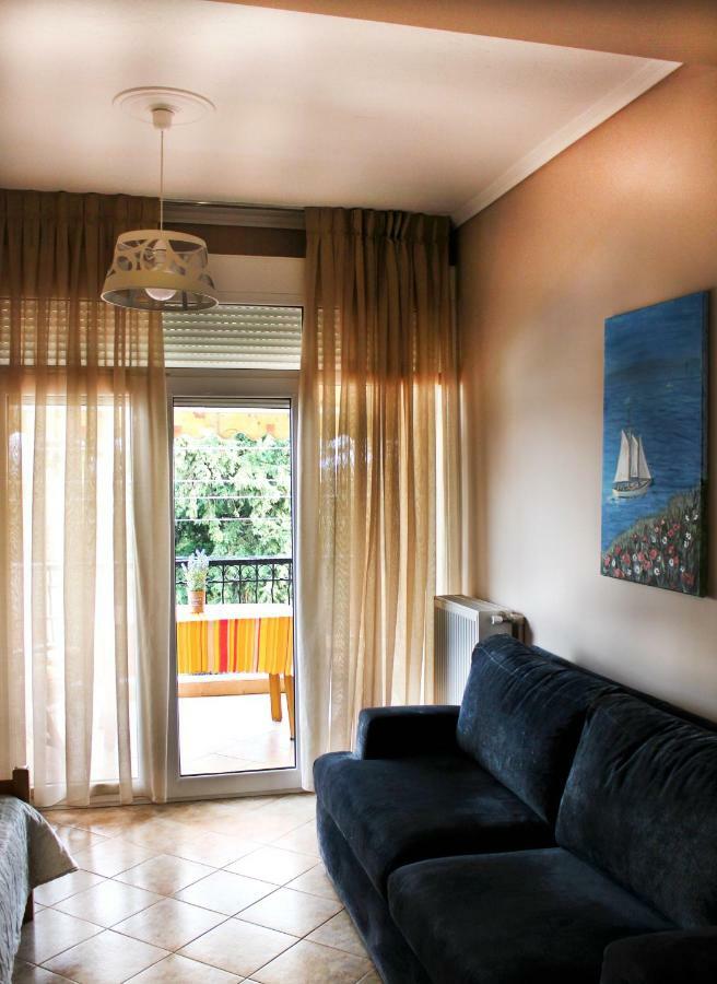 Souzana Rooms 1 Nea Plagia Exteriör bild